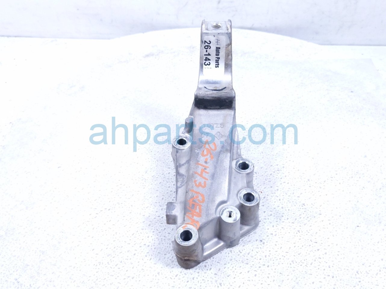 Honda REAR ENGINE MOUNT BRKT - 3.5L FWD