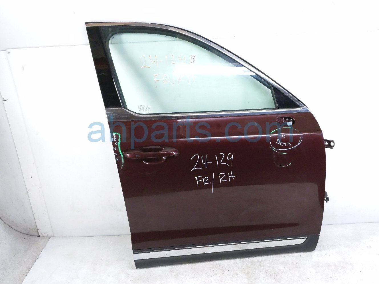 $750 Kia FR/RH DOOR - RED - NO MIRROR/TRIM