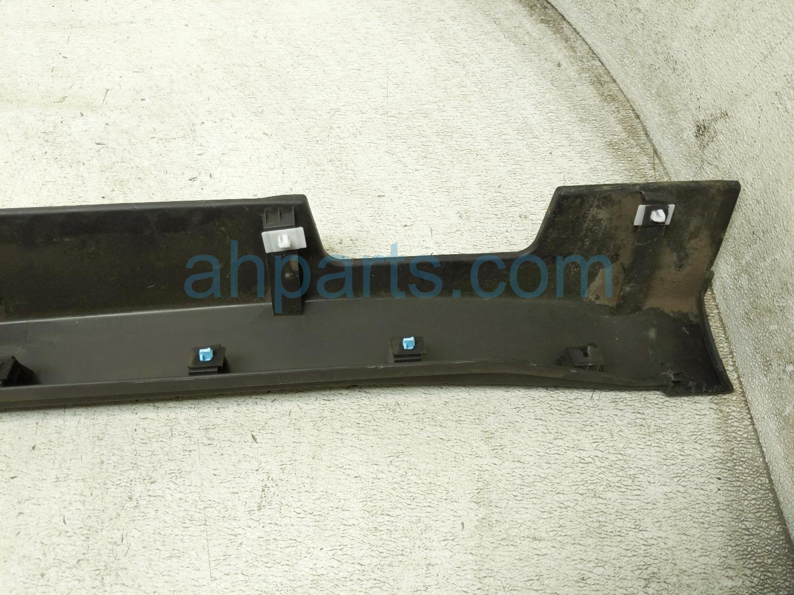 2026 Kia K4 Rocker Trim Passenger Side Skirt / Molding Grey Sdn 87753 GG000 Replacement 2026 Kia K4 Rocker Trim Passenger Side Skirt / Molding Grey Sdn 87753 GG000 Replacement thumbnail