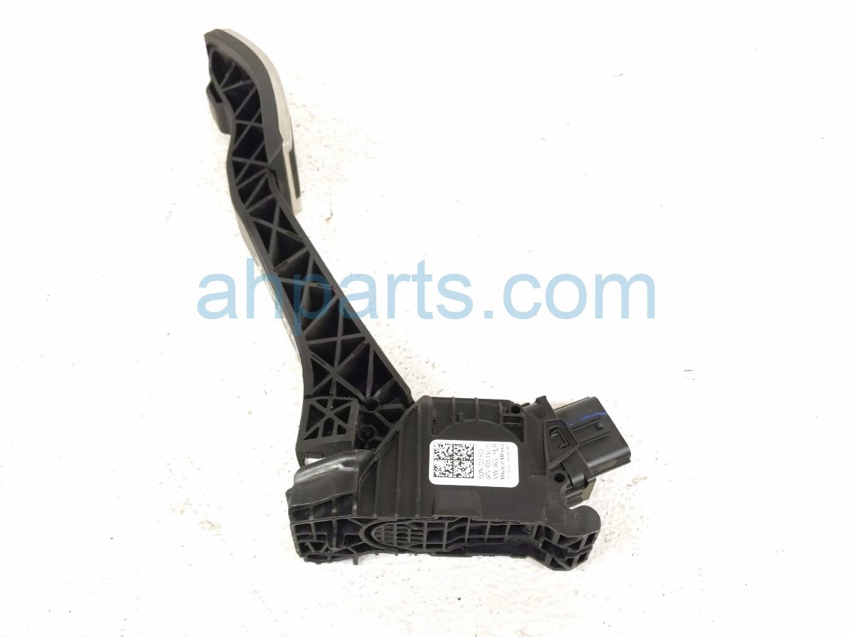 Volkswagen GAS / ACCELERATOR PEDAL ASSY 2.0L FW