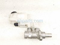 Nissan BRAKE MASTER CYLINDER W/RESERVOIR Nissan BRAKE MASTER CYLINDER W/RESERVOIR