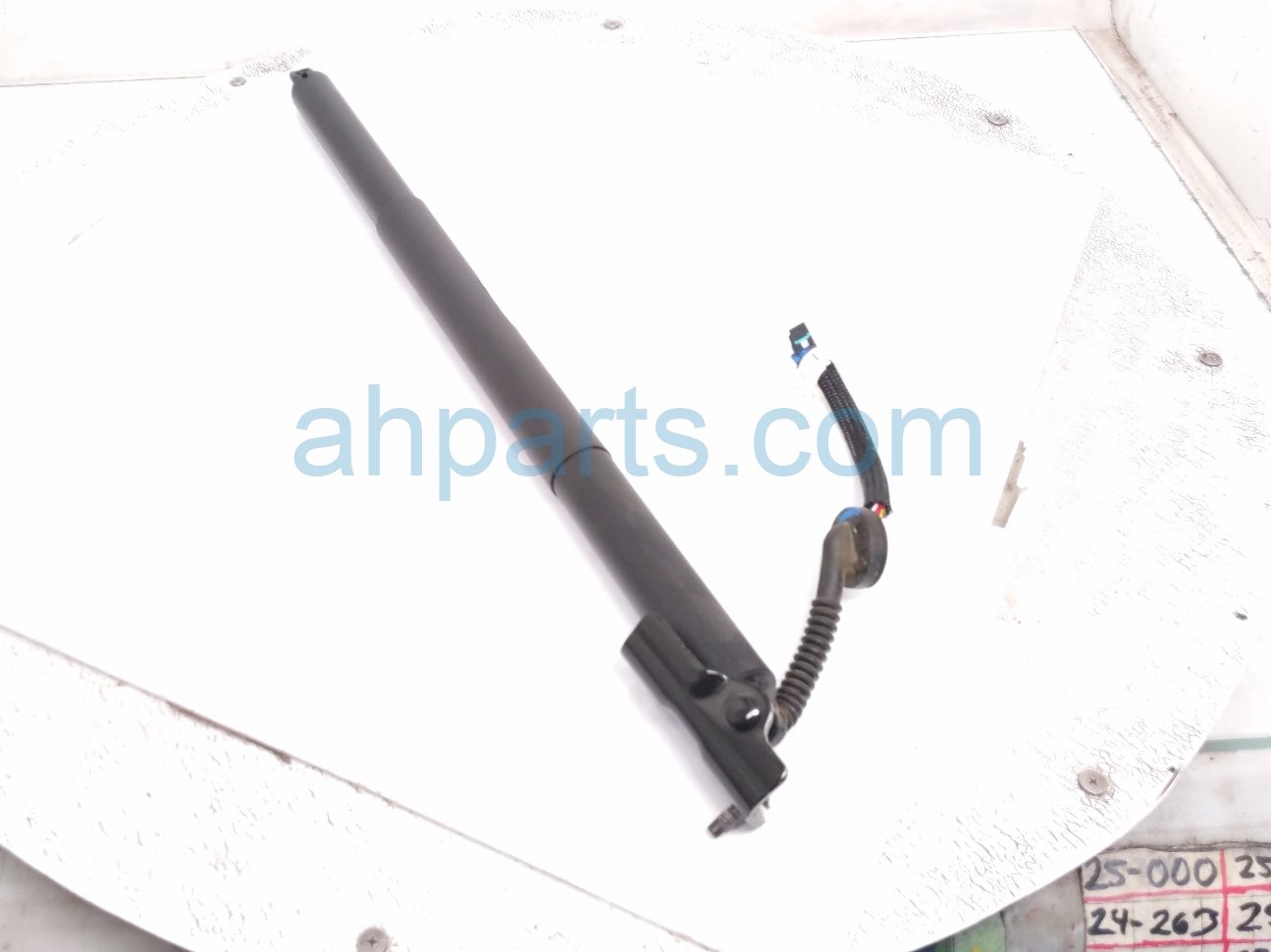 2026 Chevy Equinoxev Rear Tail Window Regulator Driver Power Liftgate Strut Actuator 85023500 Replacement 2026 Chevy Equinoxev Rear Tail Window Regulator Driver Power Liftgate Strut Actuator 85023500 Replacement thumbnail