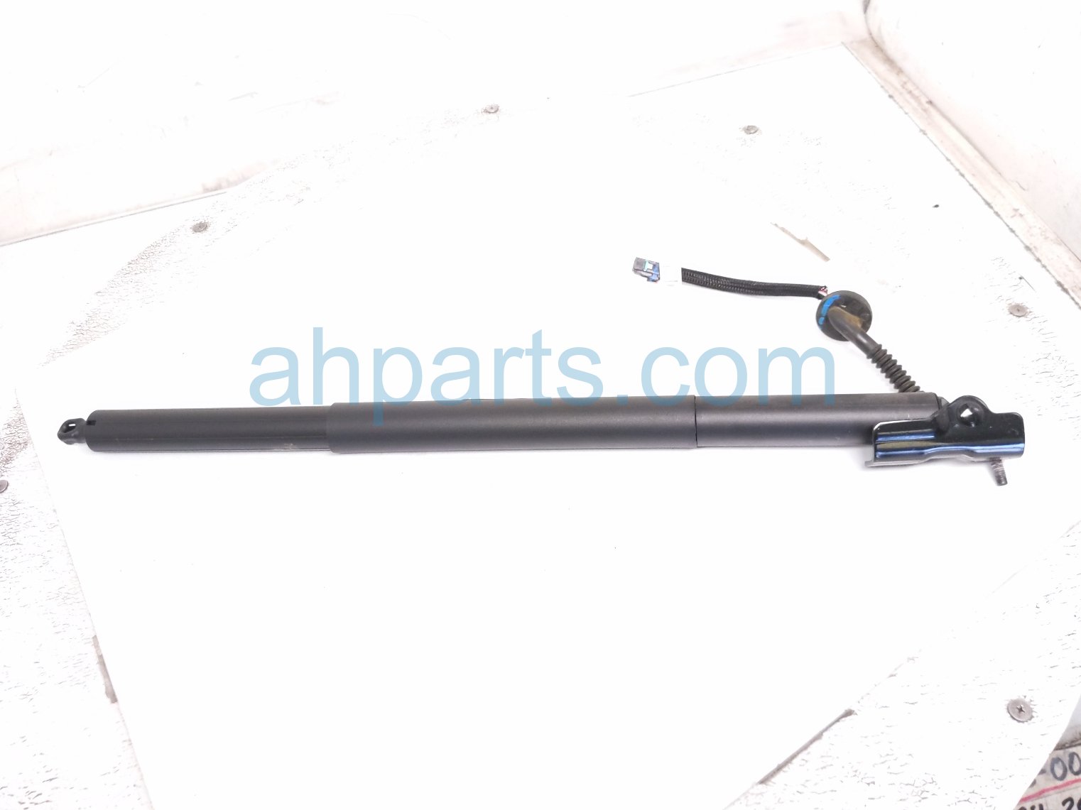 2026 Chevy Equinoxev Rear Tail Window Regulator Driver Power Liftgate Strut Actuator 85023500 Replacement 2026 Chevy Equinoxev Rear Tail Window Regulator Driver Power Liftgate Strut Actuator 85023500 Replacement thumbnail