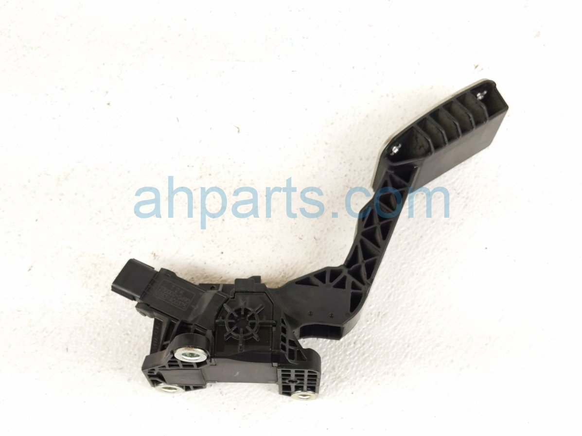 Honda GAS / ACCELERATION PEDAL - 2.4L