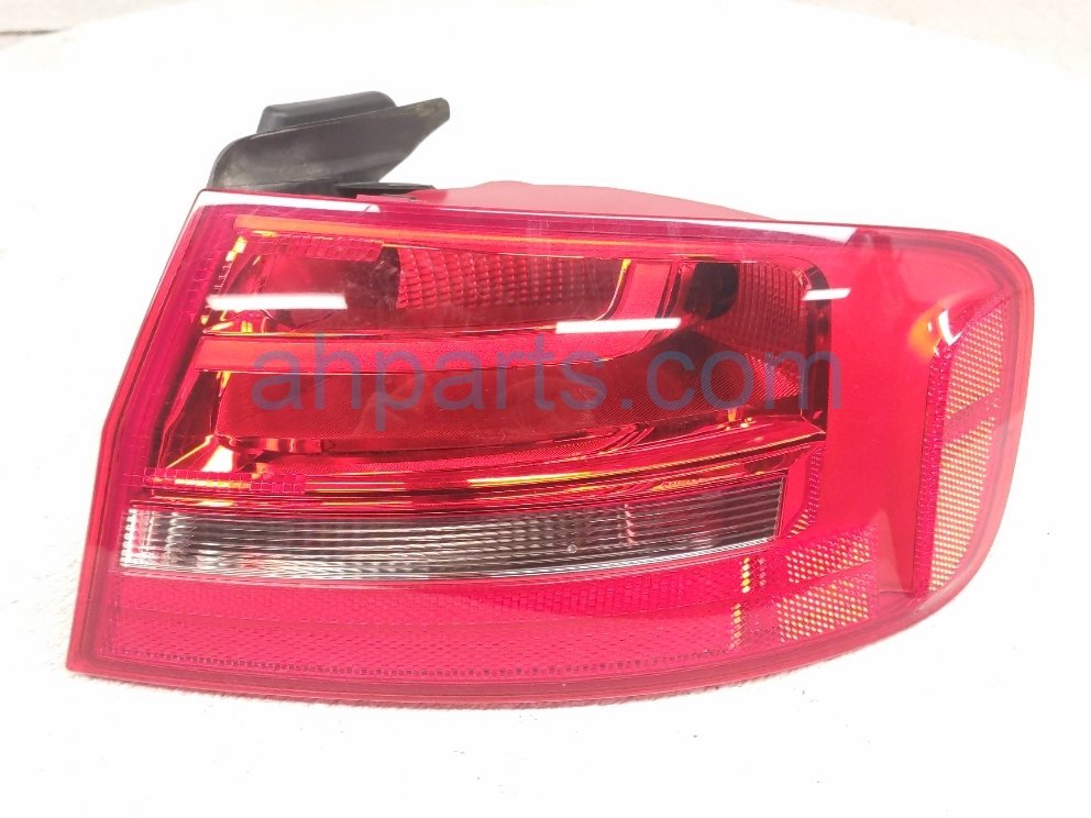 $69 Audi RH TAIL LAMP (ON BODY)