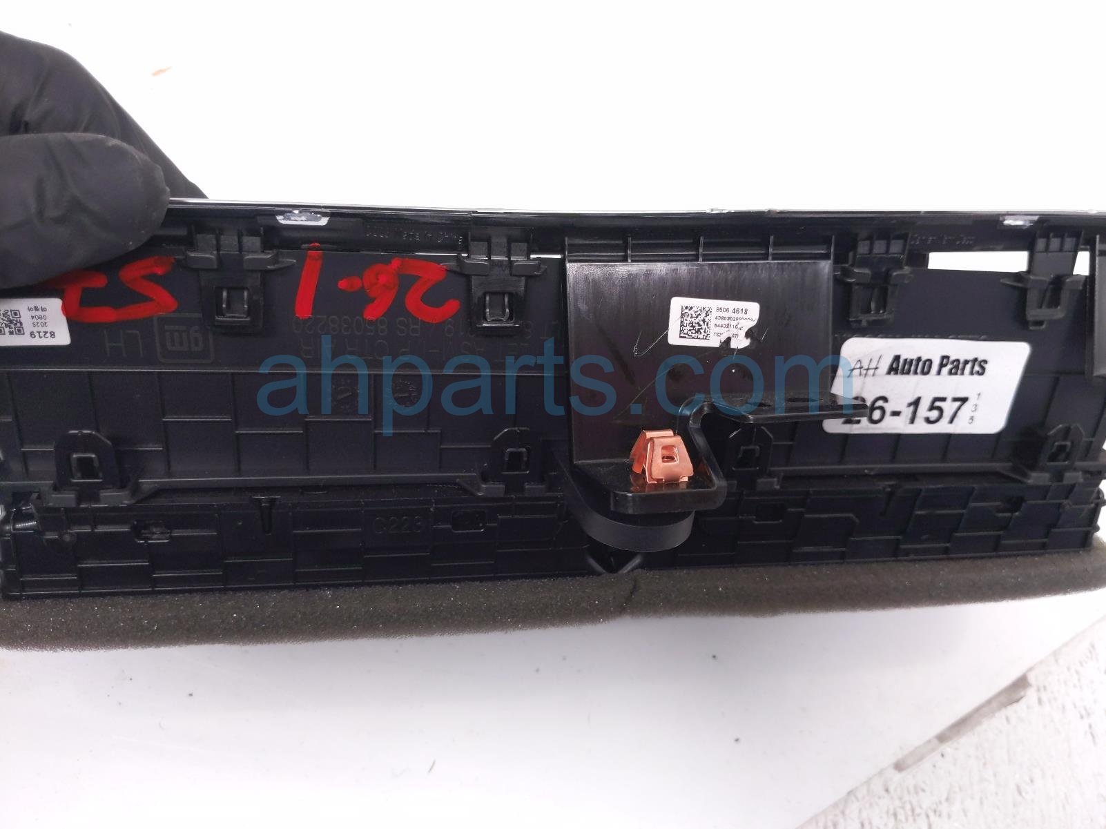 2026 Chevy Equinoxev Center Dash Air Vent Outlet Blk 85064618 Replacement 2026 Chevy Equinoxev Center Dash Air Vent Outlet Blk 85064618 Replacement thumbnail