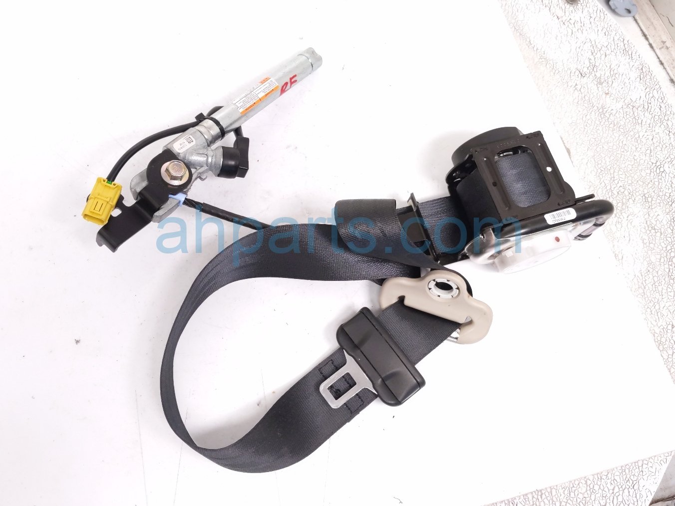 $195 Honda FR/RH SEAT BELT W/PRETENSIONER - BLK