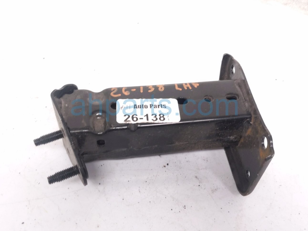 Toyota FR/LH BUMPER IMPACT BAR BRACKET