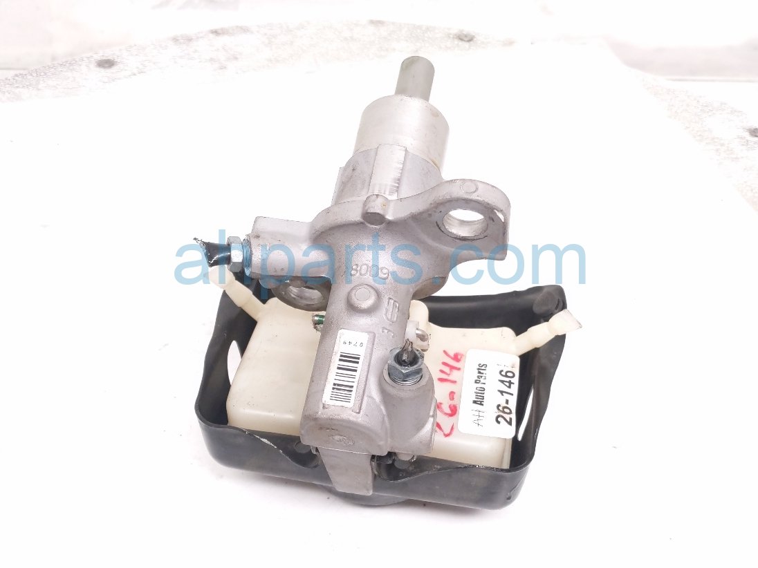 Audi BRAKE MASTER CYLINDER W/RESERVOIR