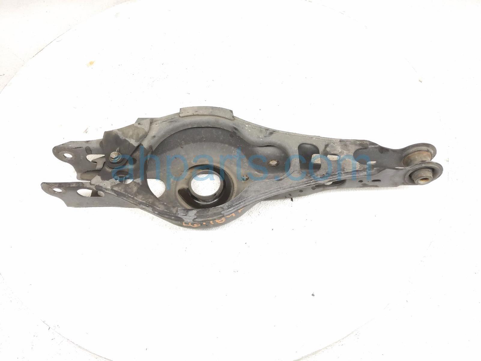 Toyota RR/RH SPRING SEAT LOWER CONTROL ARM