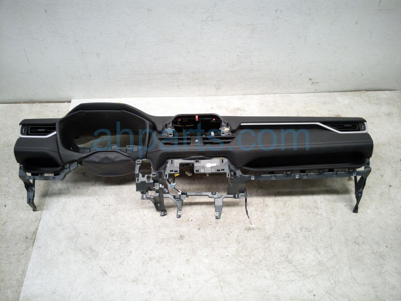 Toyota DASHBOARD W/ AIRBAG