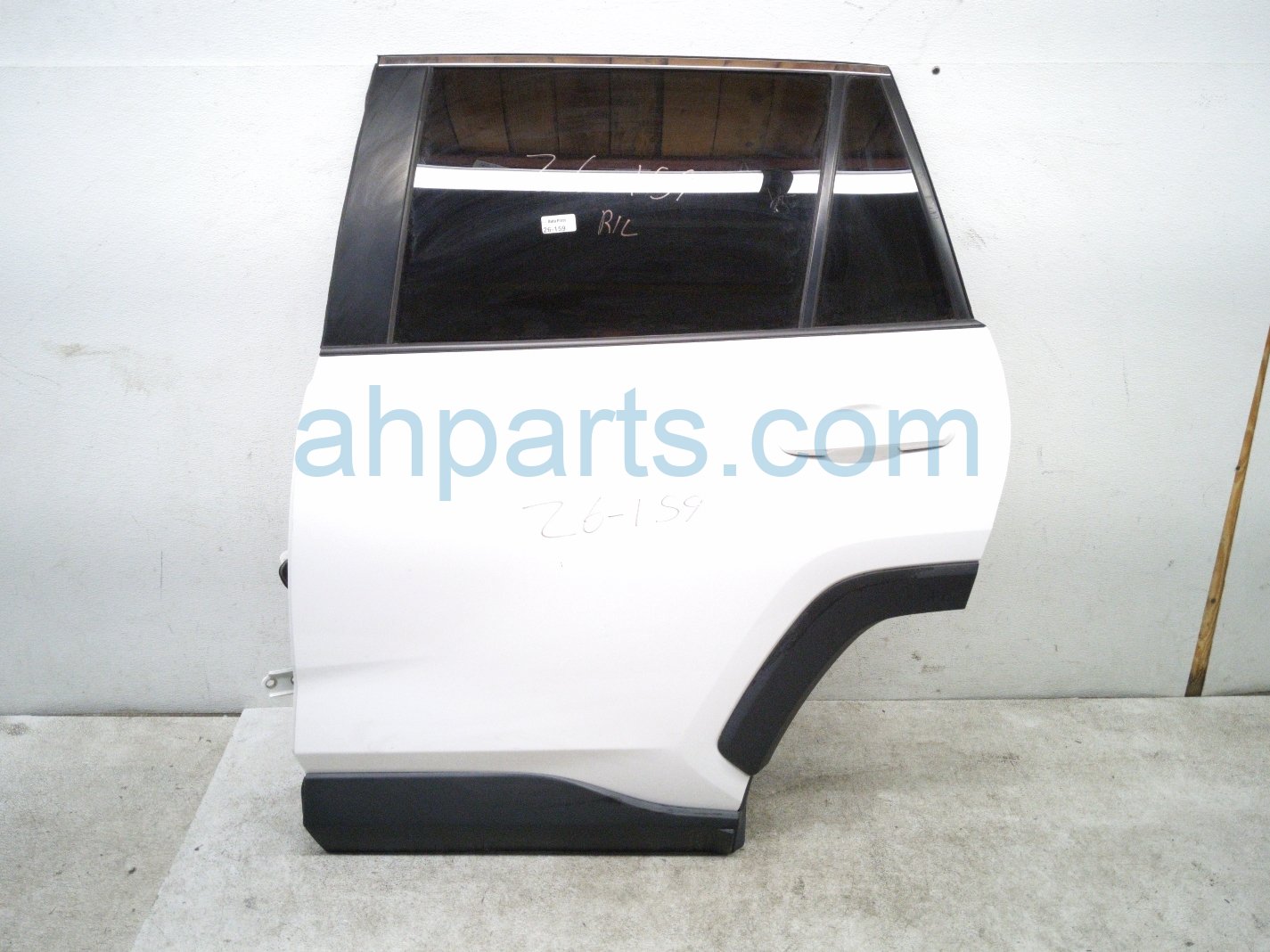 $949 Toyota RR/LH DOOR - WHITE - NO INSIDE TRIM