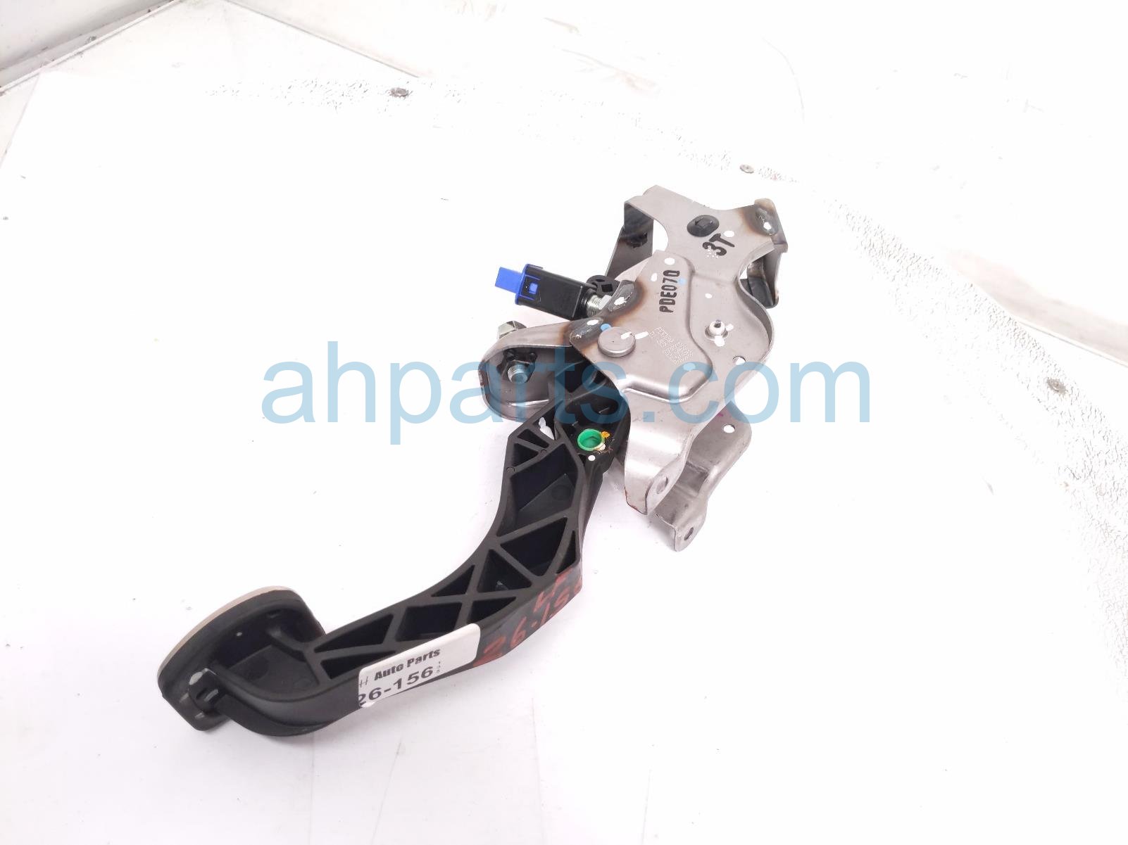 Honda BRAKE PEDAL ASSY FL - 1.5L SI