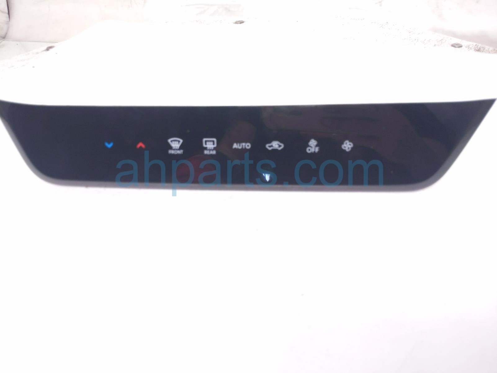 $345 Nissan HEATER/AC CONTROL(ON DASH) $345 Nissan HEATER/AC CONTROL(ON DASH)