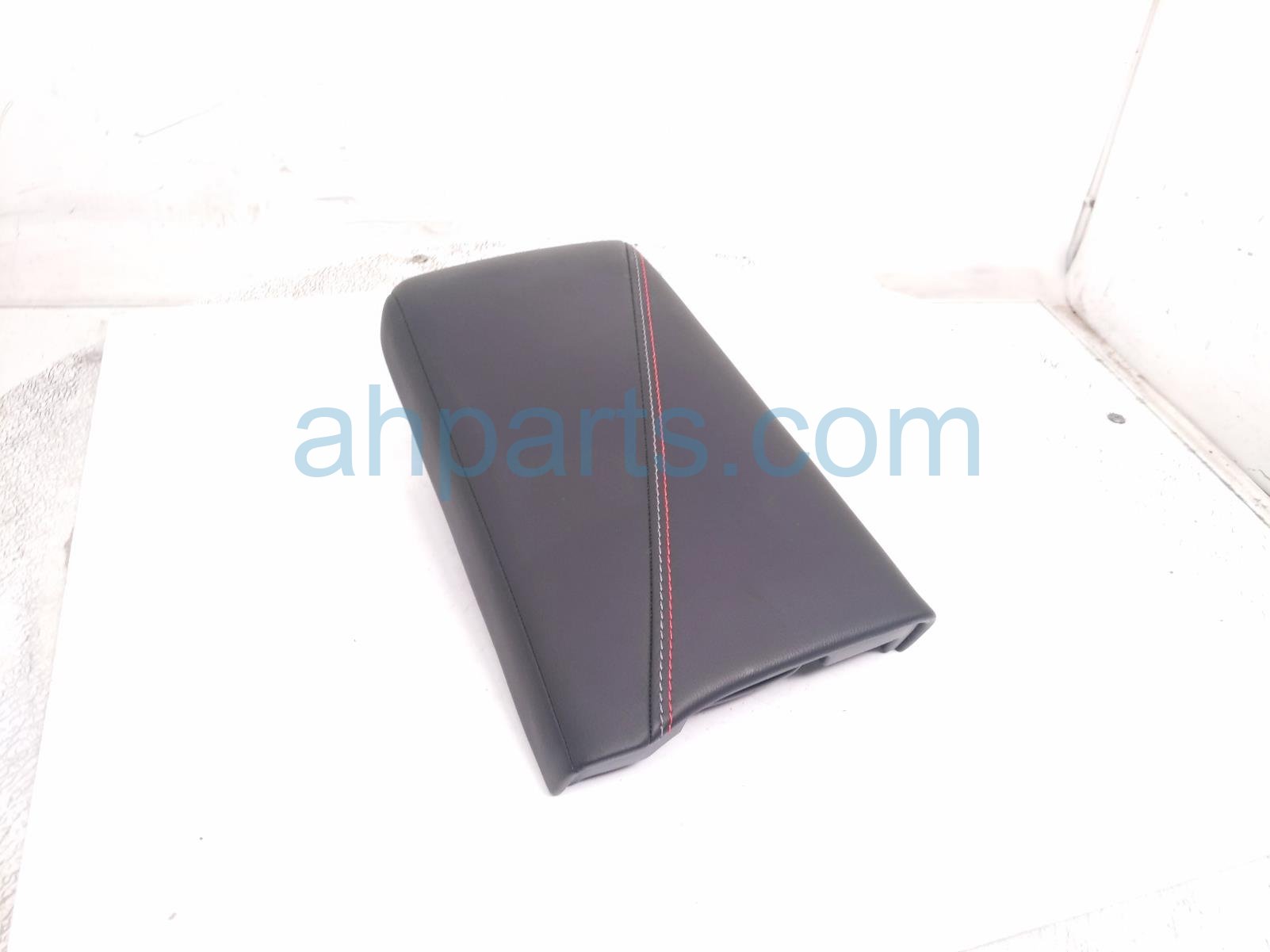 Nissan CENTER CONSOLE LID/ARMREST - BLACK