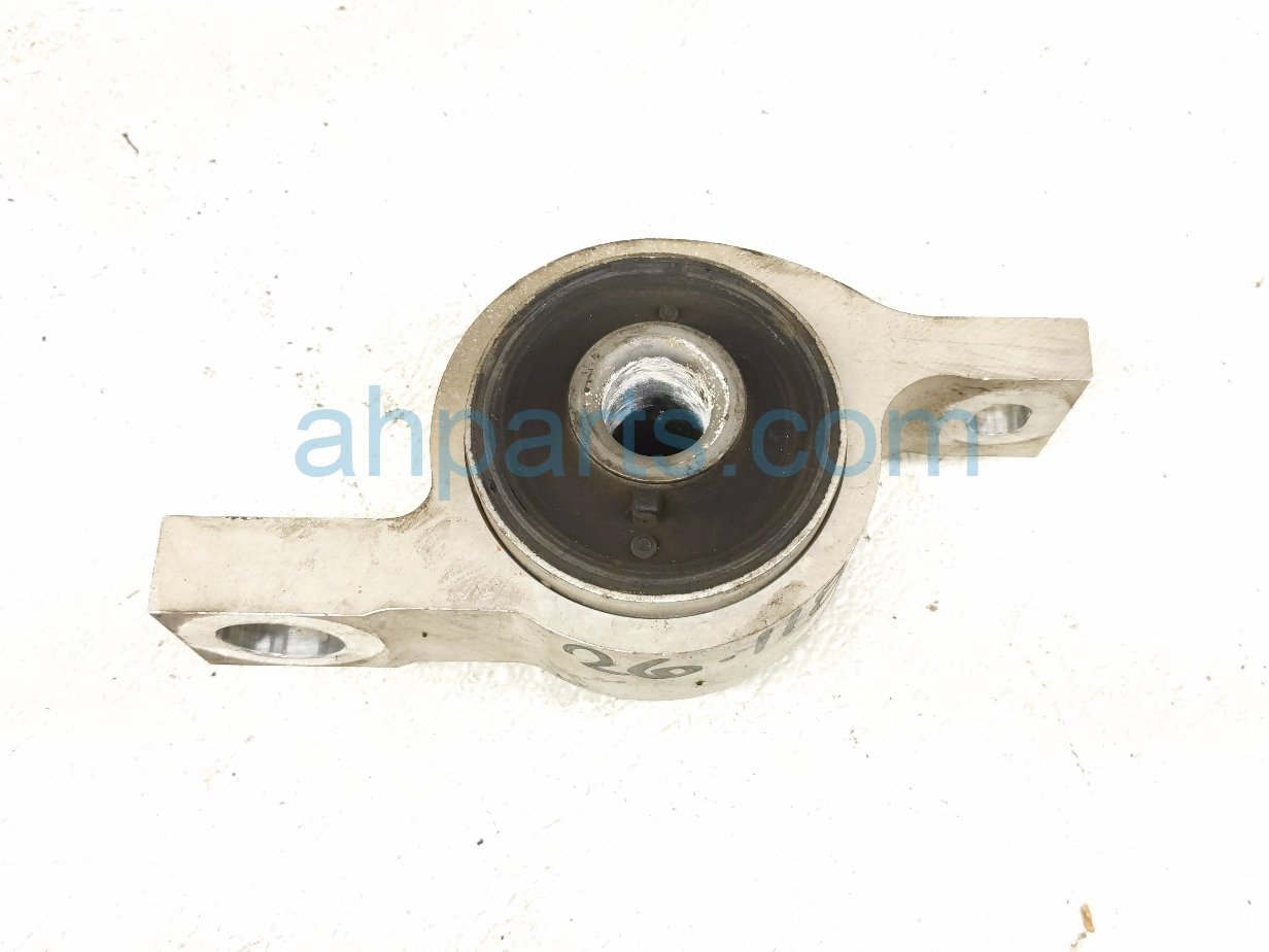 Lexus FR/LH LOWER CONTROL ARM BUSHING