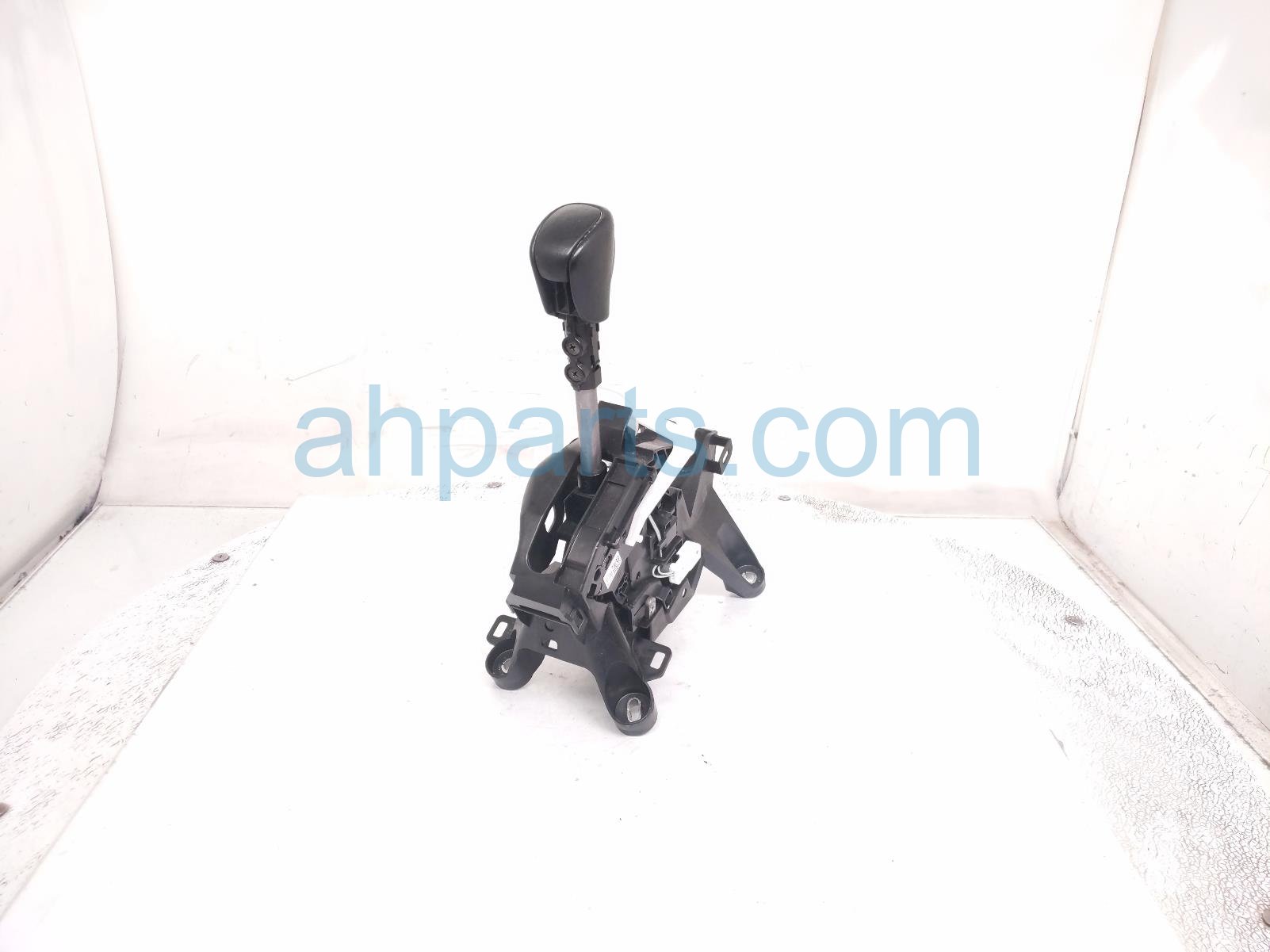 Honda A/T FLOOR SHIFTER W/KNOB ASSY - 1.5T