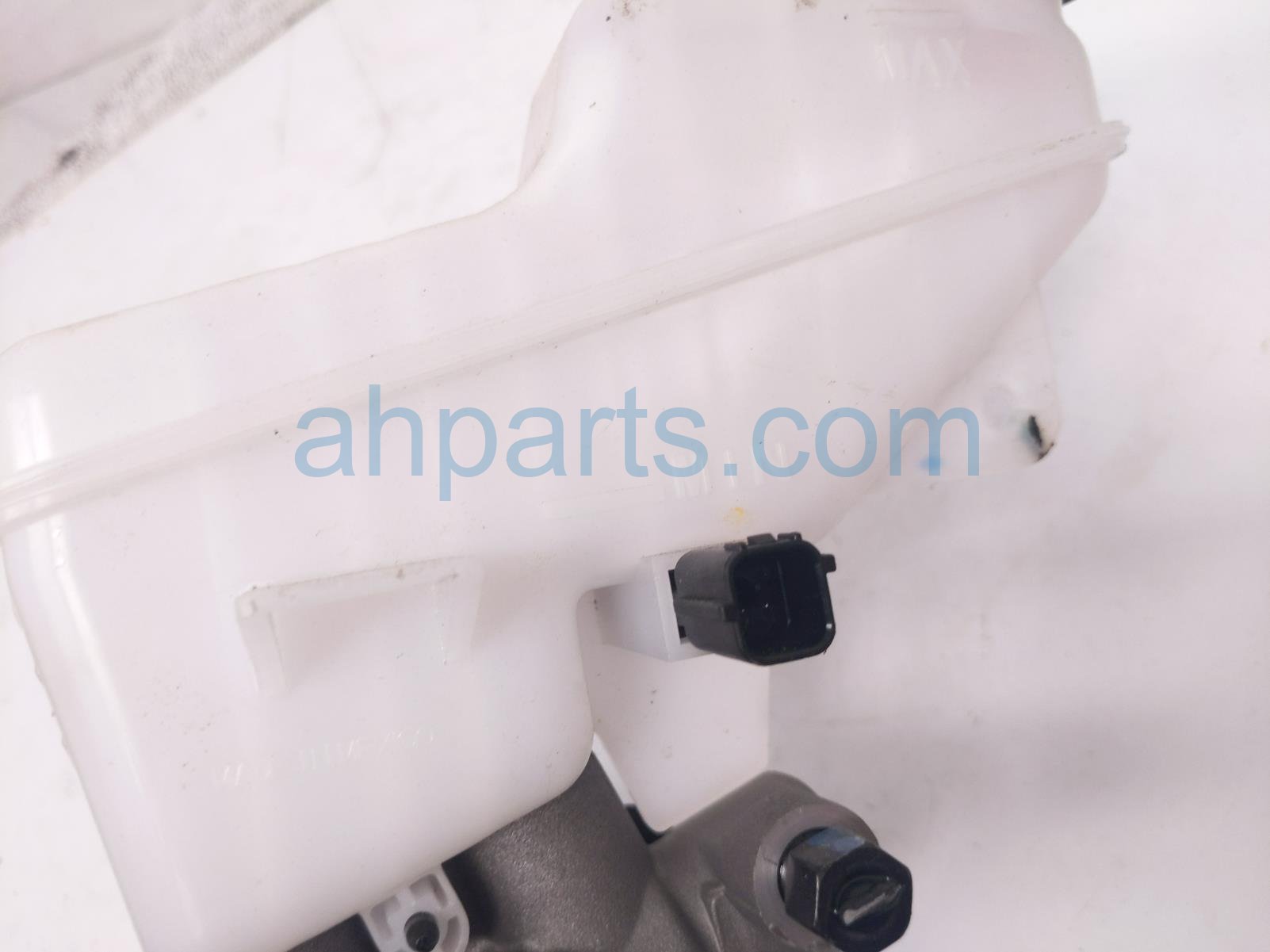 2026 Kia K4 Brake Master Cylinder W/reservoir 58511 GG200 Replacement 2026 Kia K4 Brake Master Cylinder W/reservoir 58511 GG200 Replacement thumbnail