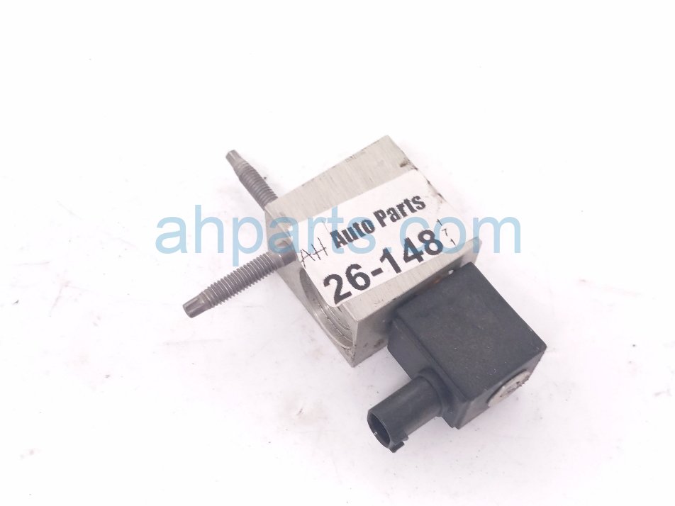 A/C REFRIGERANT SHUTOFF VALVE