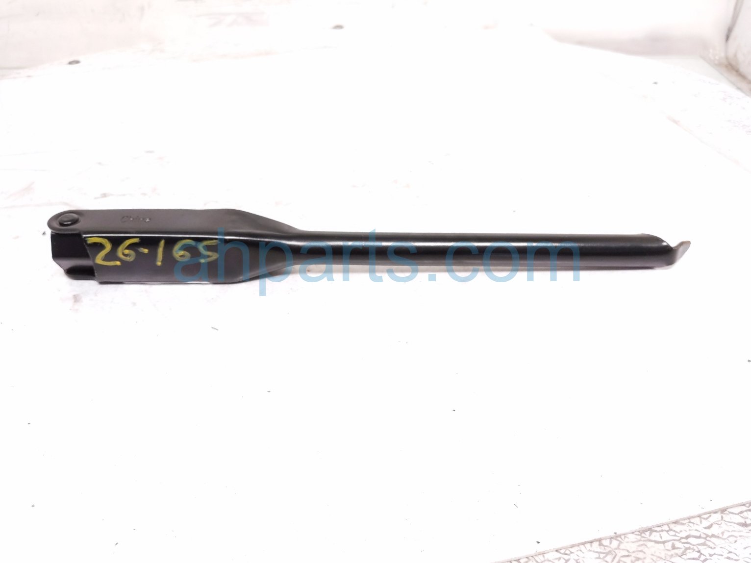 Nissan LH WINDSHIELD WIPER ARM