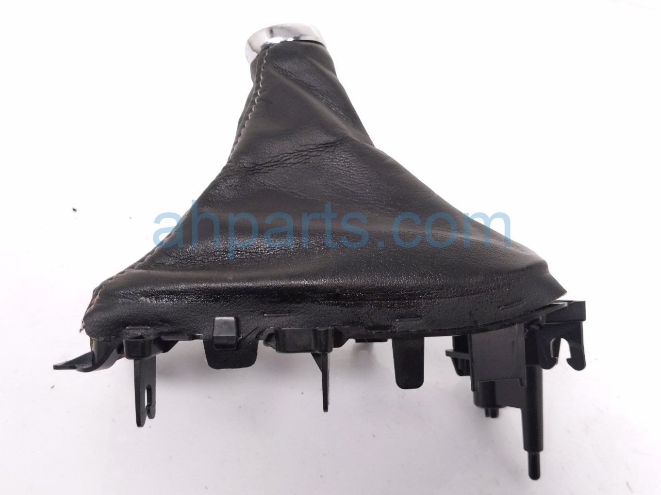 2021 Nissan Maxima Center Shifter Bezel W/boot blk 96943 4RA0A Replacement 2021 Nissan Maxima Center Shifter Bezel W/boot blk 96943 4RA0A Replacement thumbnail