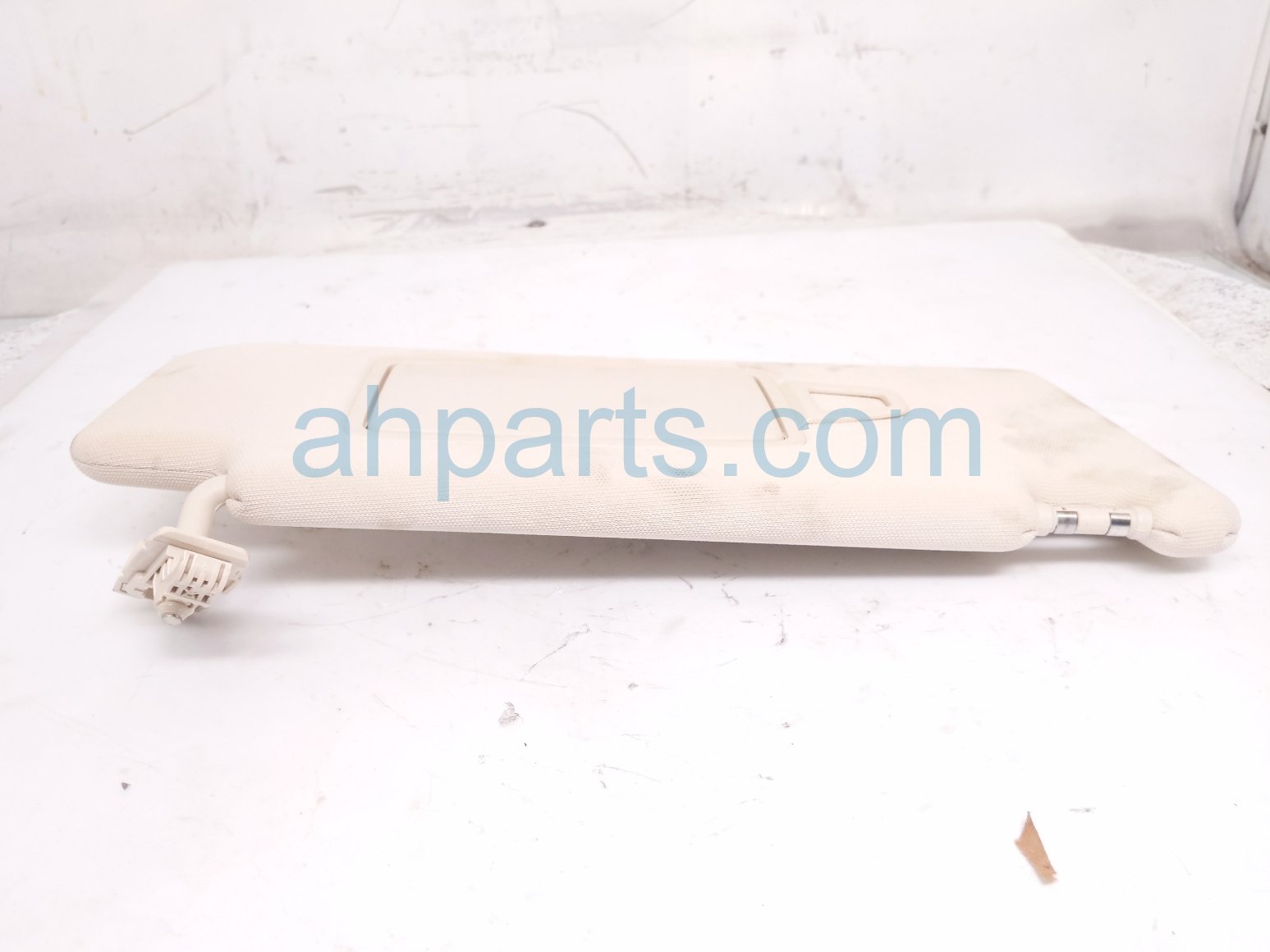 2020 Mercedes S560 Passenger Sun Visor Tan 222 810 90 00 1C62 Replacement 2020 Mercedes S560 Passenger Sun Visor Tan 222 810 90 00 1C62 Replacement thumbnail