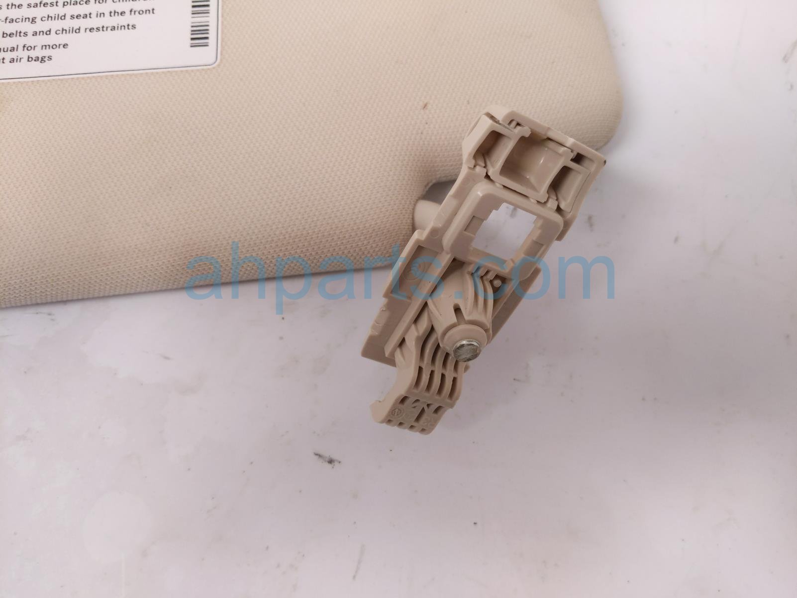 2020 Mercedes S560 Passenger Sun Visor Tan 222 810 90 00 1C62 Replacement 2020 Mercedes S560 Passenger Sun Visor Tan 222 810 90 00 1C62 Replacement thumbnail