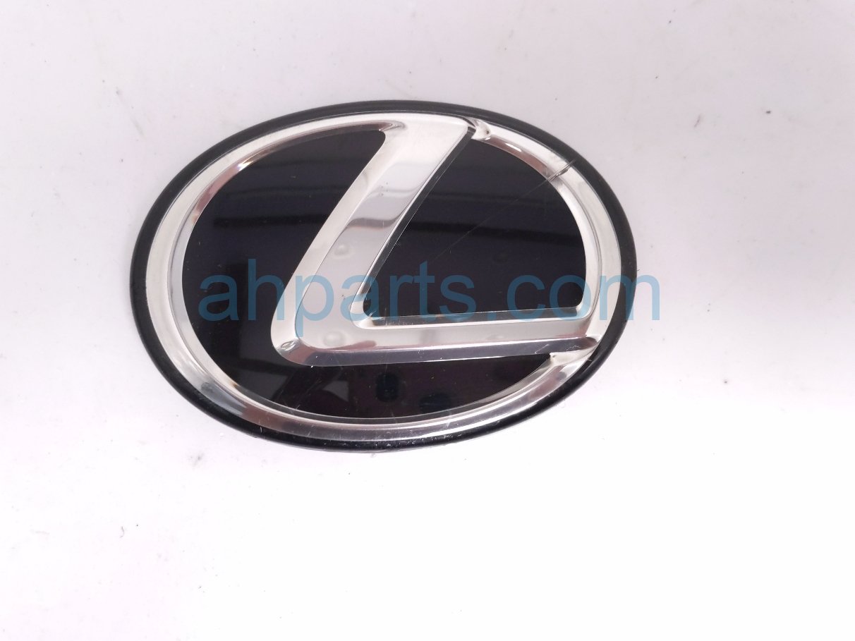 Lexus FRONT GRILLE EMBLEM