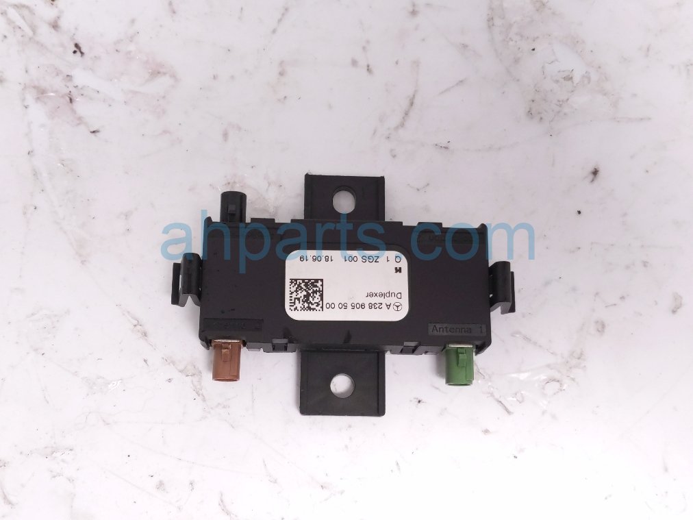 2020 Mercedes S560 Antenna Roof Mtd Duplexer 238 905 50 00 Replacement 2020 Mercedes S560 Antenna Roof Mtd Duplexer 238 905 50 00 Replacement thumbnail