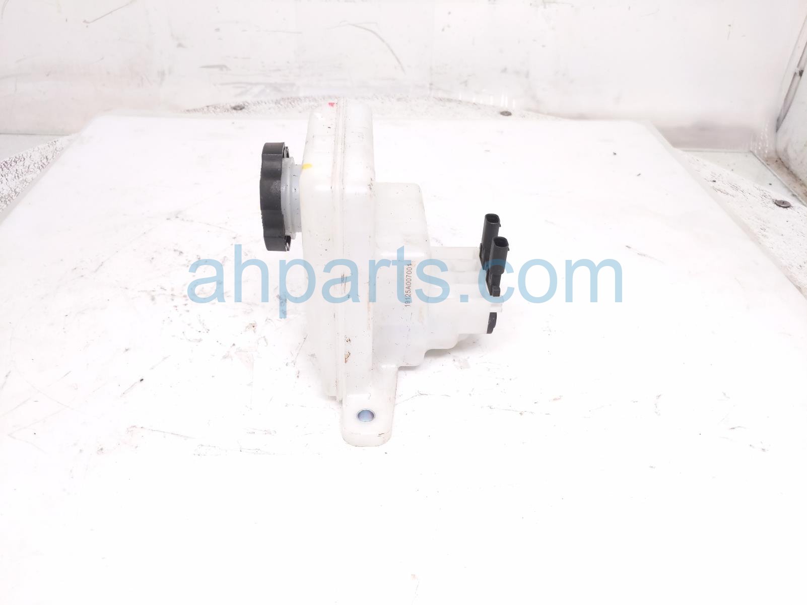 2026 Chevy Equinoxev Brake Master Cylinder Reservoir 86516295 Replacement 2026 Chevy Equinoxev Brake Master Cylinder Reservoir 86516295 Replacement thumbnail