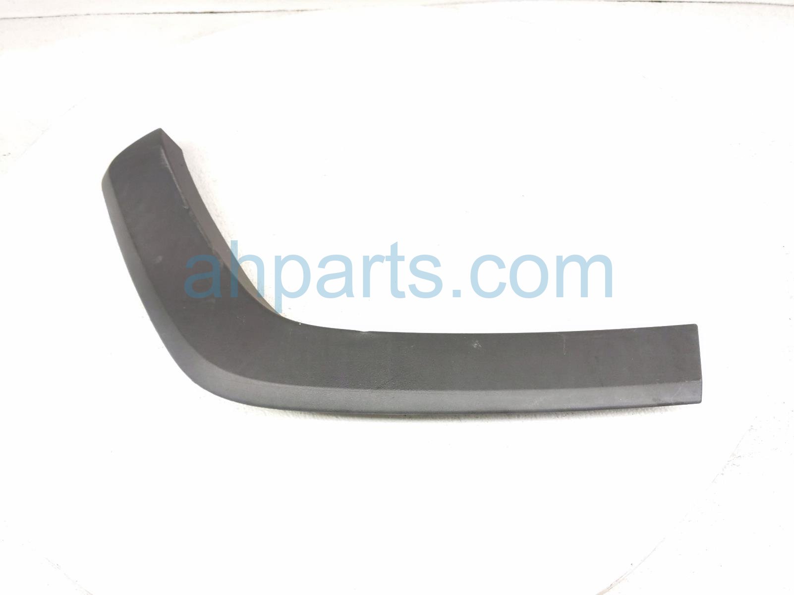 Toyota RR/LH WHEEL OPENING MOLDING - BLACK