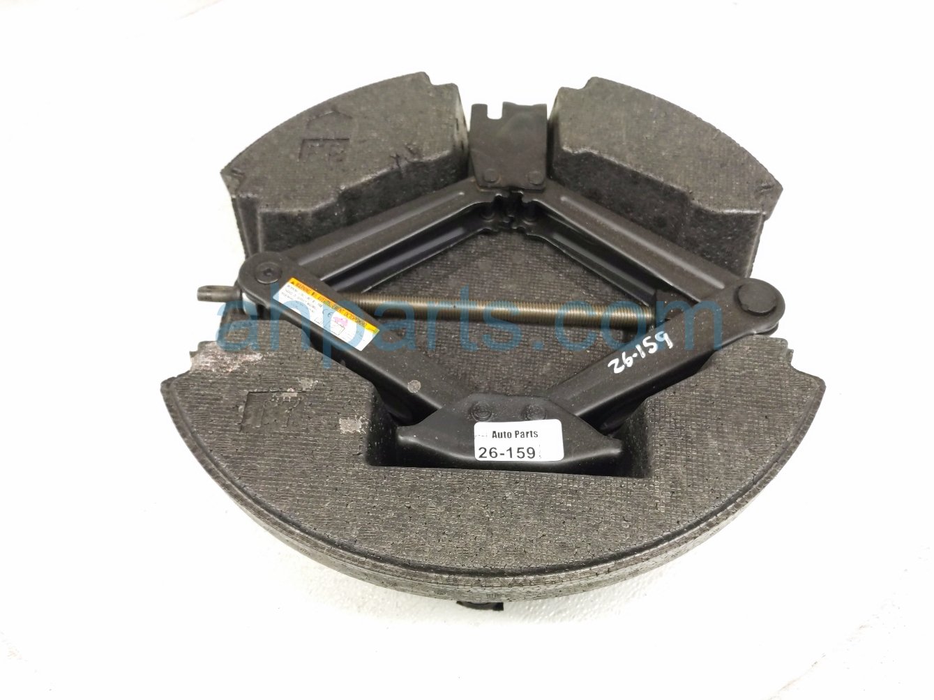 Toyota SCISSOR JACK W/FOAM INSERT