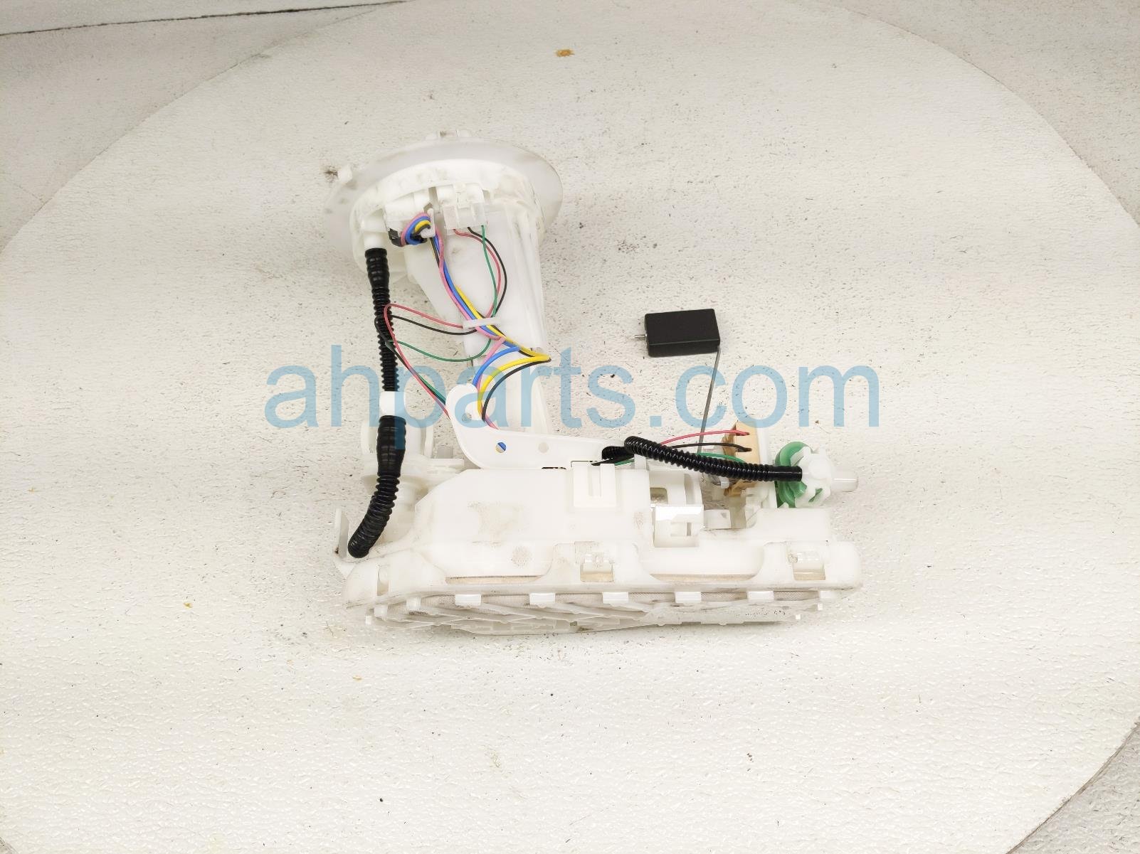 Toyota GAS / FUEL PUMP (TANK MOUNTED)