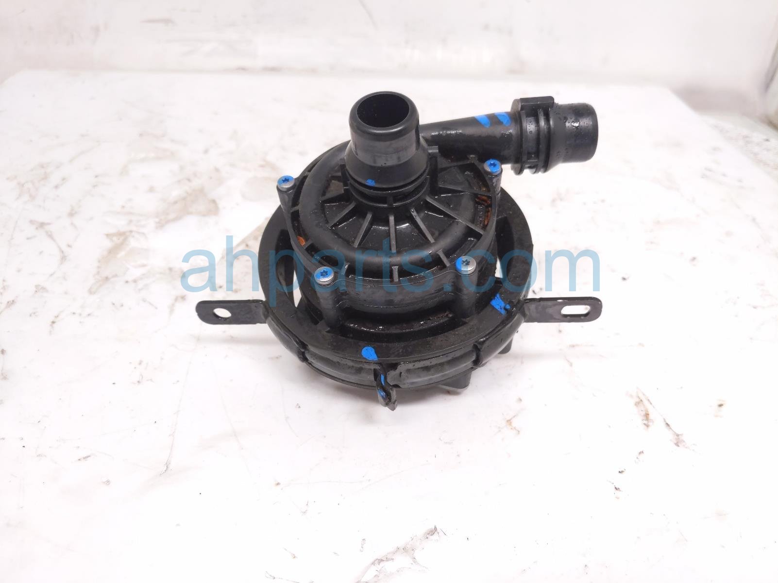2026 Chevy Equinoxev Electric Auxiliary Water Pump 13547413 Replacement 2026 Chevy Equinoxev Electric Auxiliary Water Pump 13547413 Replacement thumbnail