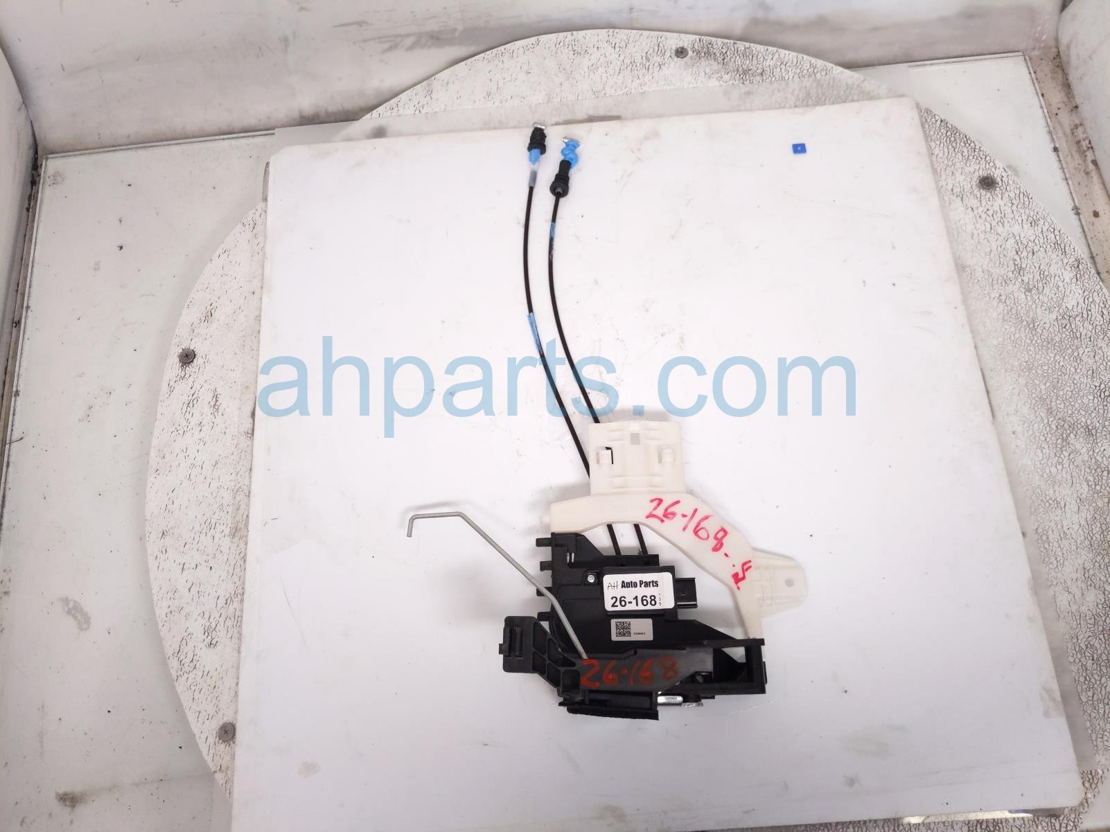 Hyundai FR/RH DOOR LOCK / LATCH ACTUATOR