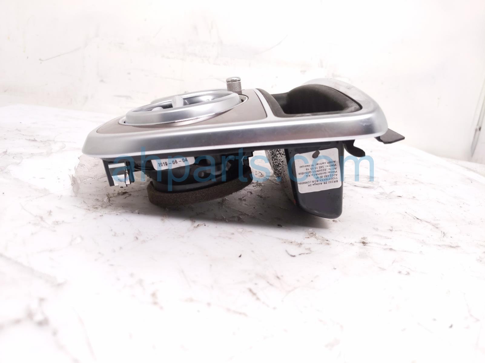 2020 Mercedes S560 Rear Console Vent Trim Bezel tan A2226830091 Replacement 2020 Mercedes S560 Rear Console Vent Trim Bezel tan A2226830091 Replacement thumbnail