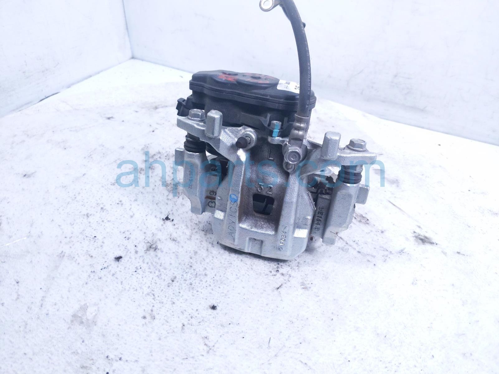 2024 Toyota Rav 4 Rear Driver Brake Caliper 47850 0R050 Replacement 2024 Toyota Rav 4 Rear Driver Brake Caliper 47850 0R050 Replacement thumbnail