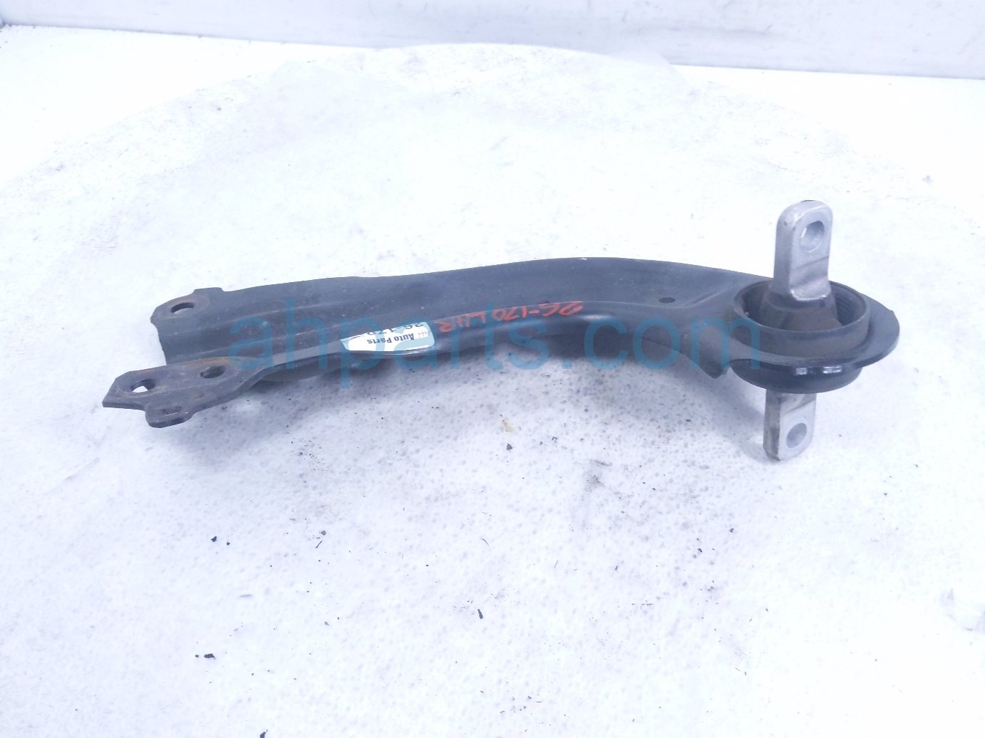 Toyota RR/LH TRAILING LOWER CONTROL ARM