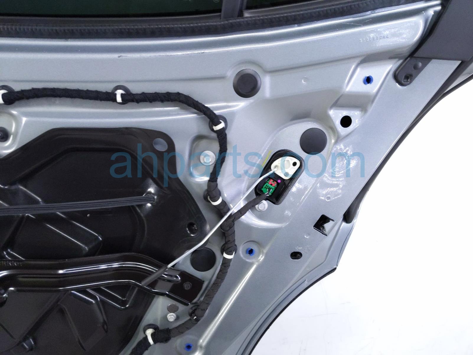 2026 Chevy Equinoxev Rear Passenger Door White No Inside Trim 85825747 Replacement 2026 Chevy Equinoxev Rear Passenger Door White No Inside Trim 85825747 Replacement thumbnail