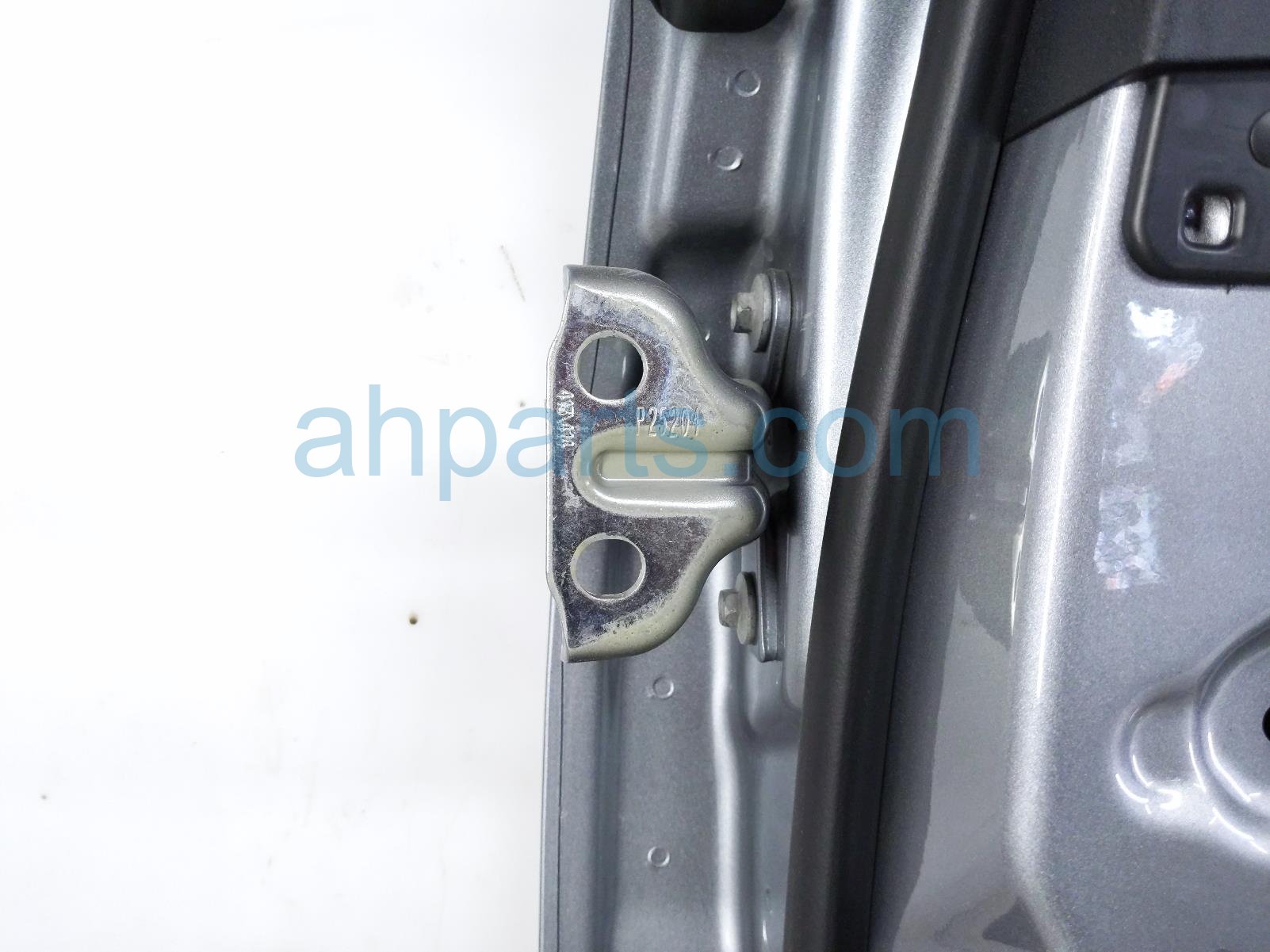 2026 Chevy Equinoxev Rear Passenger Door White No Inside Trim 85825747 Replacement 2026 Chevy Equinoxev Rear Passenger Door White No Inside Trim 85825747 Replacement thumbnail