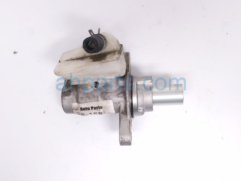 Honda BRAKE MASTER CYLINDER W/RESERVOIR