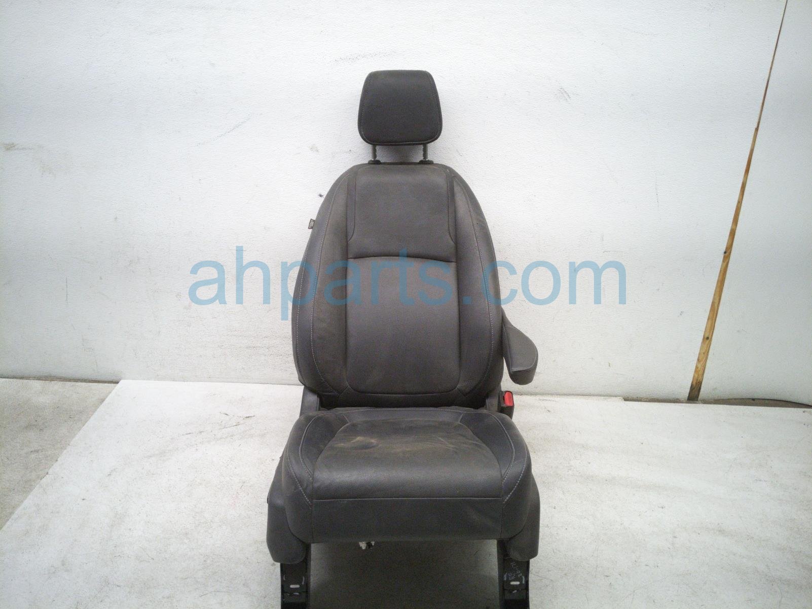 Honda FR/RH SEAT - BLACK - W/O AIRBAG*