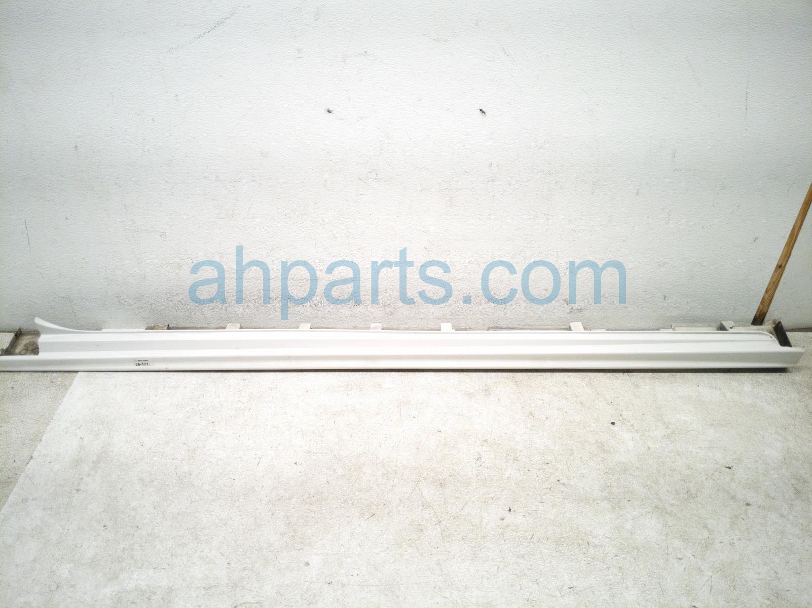 Honda LH SIDE SKIRT / MOLDING - WHITE TRG