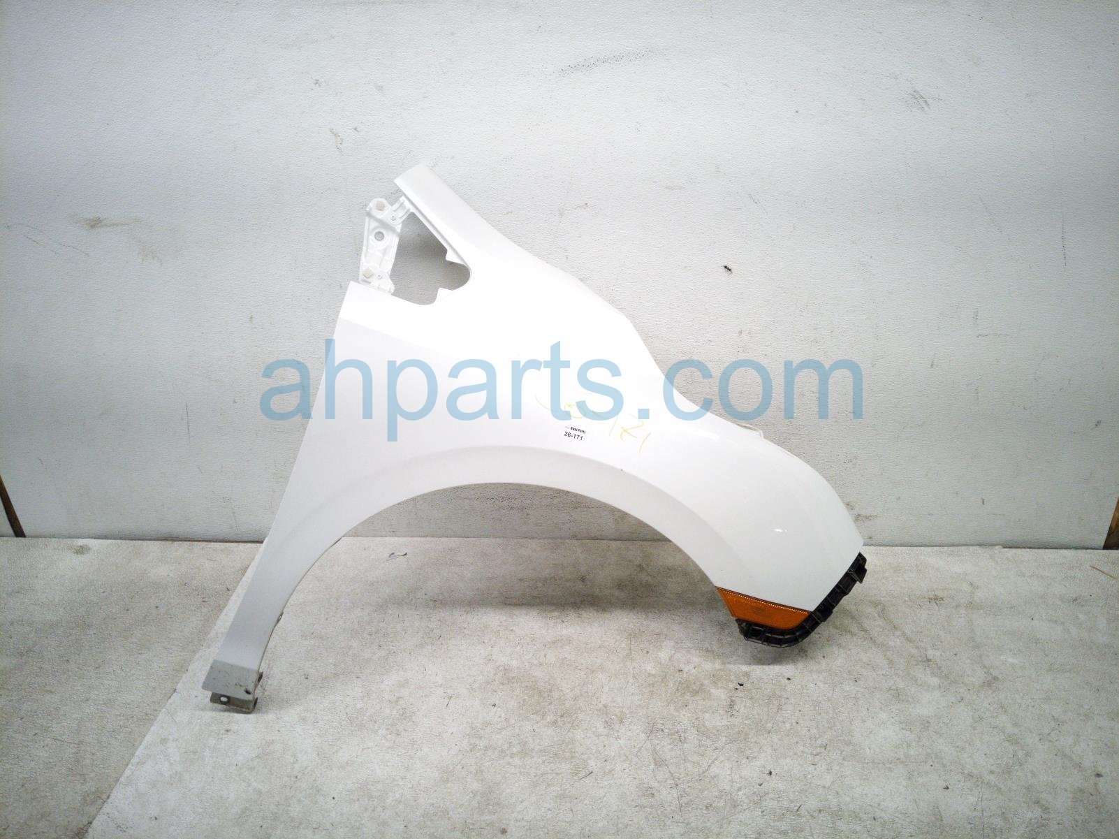 $295 Honda RH FENDER - WHITE