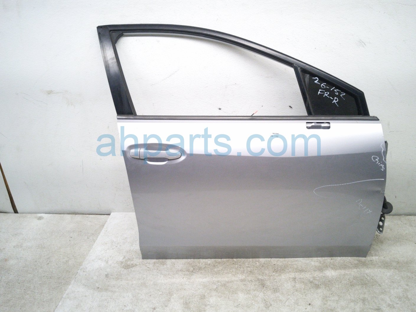 Subaru FR/RH DOOR - SILVER - NO MIRROR/TRIM
