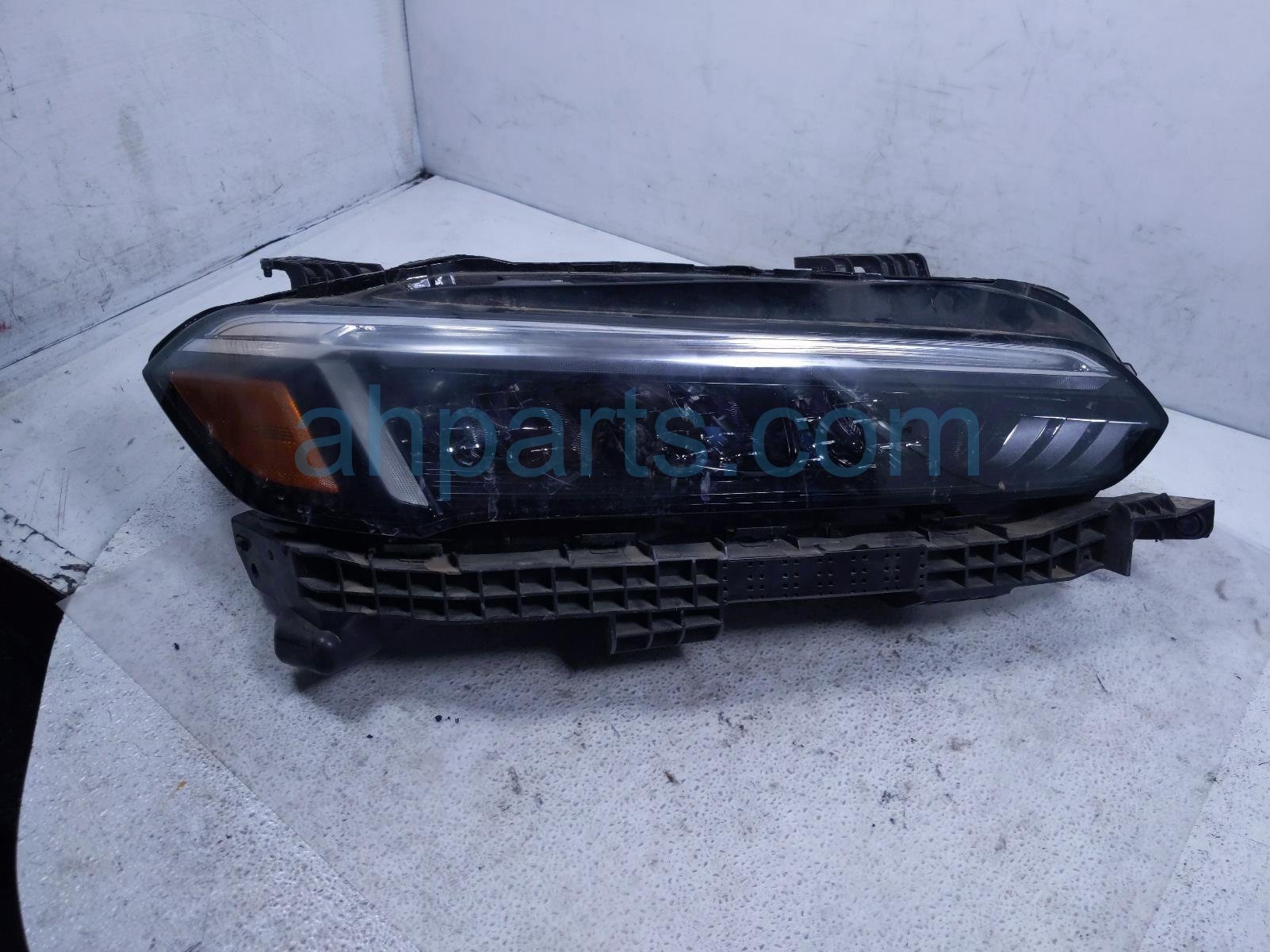 Honda RH HEADLAMP / LIGHT