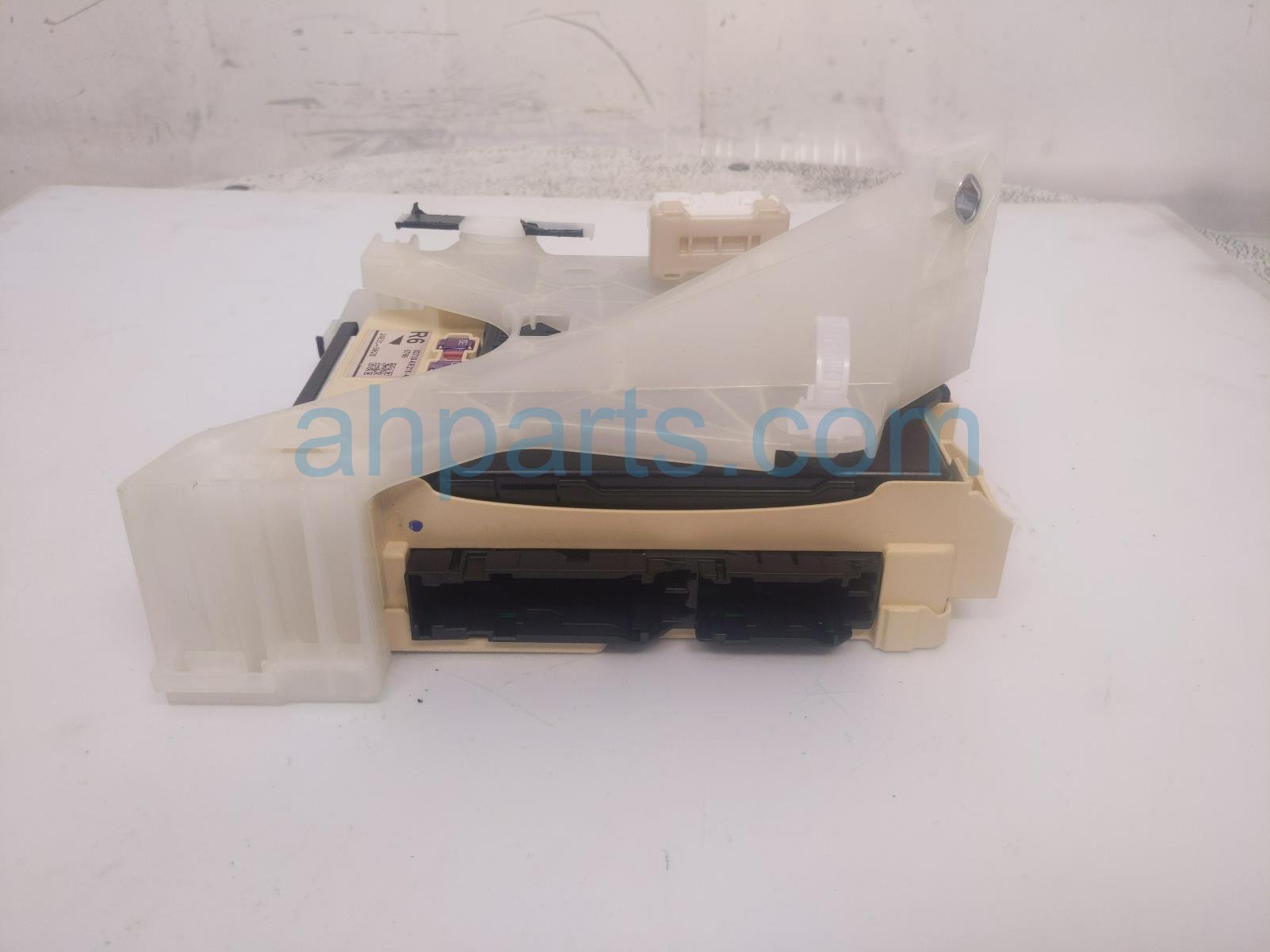 2024 Toyota Rav 4 Driver Cabin Fuse Box / Junction Block 82730 0R210 Replacement 2024 Toyota Rav 4 Driver Cabin Fuse Box / Junction Block 82730 0R210 Replacement thumbnail