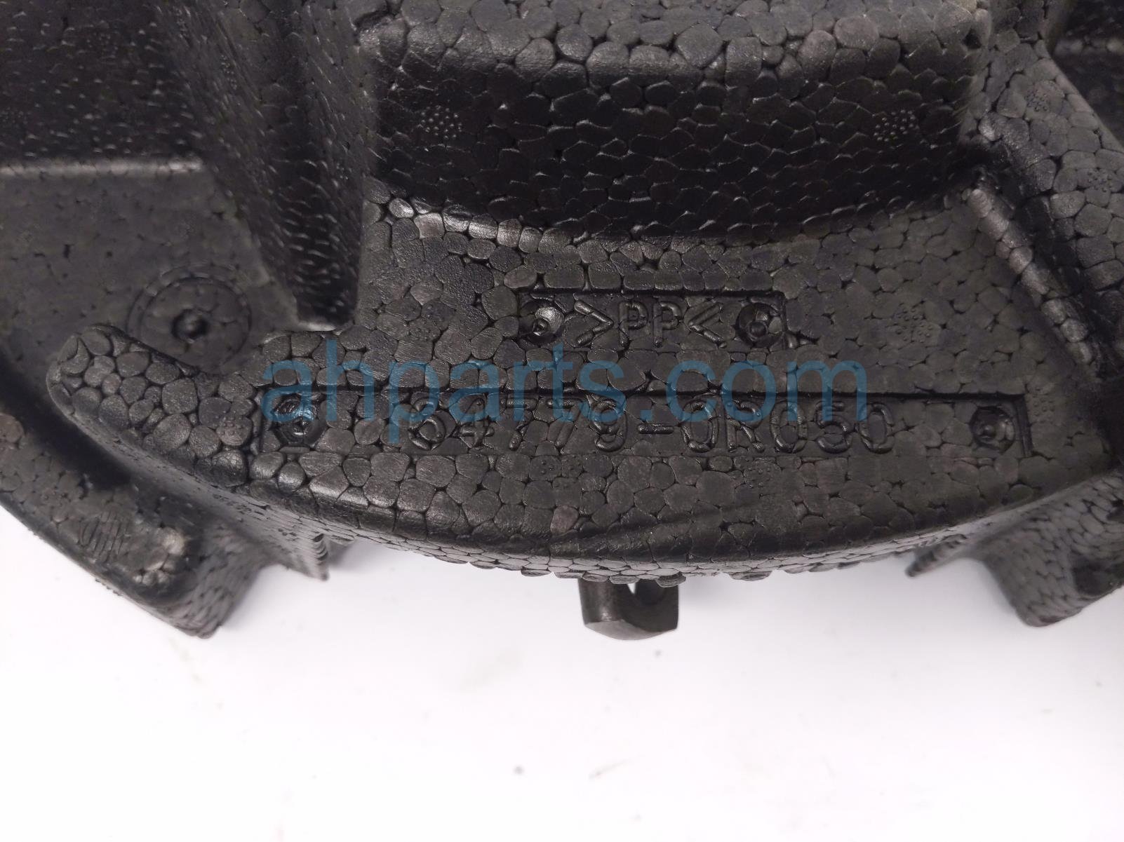 2024 Toyota Rav 4 Scissor Jack W/foam Tray 64779 0R050 Replacement 2024 Toyota Rav 4 Scissor Jack W/foam Tray 64779 0R050 Replacement thumbnail