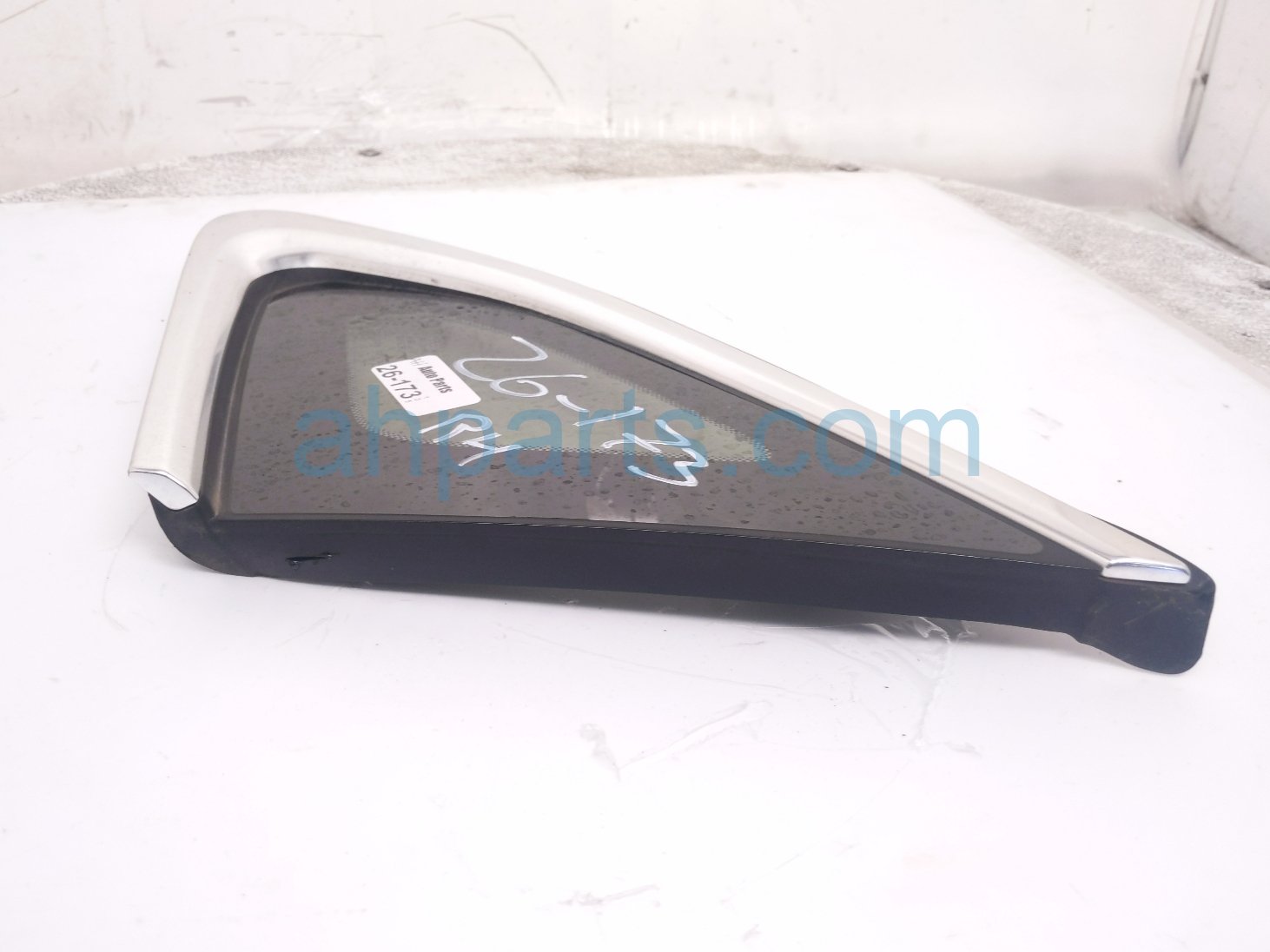 2017 Chevy Malibu Passenger Quarter Window Glass 84105732 Replacement 2017 Chevy Malibu Passenger Quarter Window Glass 84105732 Replacement thumbnail