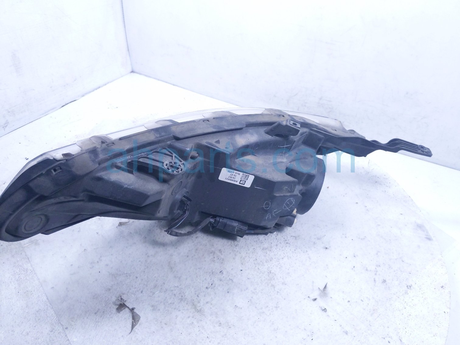 2017 Chevy Malibu Headlight Passenger Headlamp / Light 84088431 Replacement 2017 Chevy Malibu Headlight Passenger Headlamp / Light 84088431 Replacement thumbnail